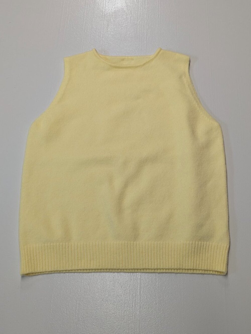 Missguided Size Small Sleeveless Yellow Sweater